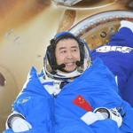 Trở về Trái đất sau 204 ngày ở ngoài vũ trụ rồi mắc kẹt vì 1 mảnh rác, phi hành gia thốt lên 3 câu đáng suy ngẫm avatar1763340862042 17633408630741354612194 48 86 315 513 crop 1763340875179241200771png