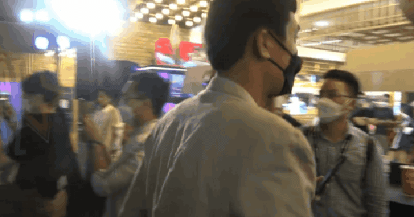 Ngôi sao đắt show nhất Việt Nam: Cát xê 1 tỷ/phim, mỗi ngày được vợ phát cho 200.000 đồng avatar1763356475115 17633564758951735886397 20 0 282 500 crop 17633565530761343939620gifpng