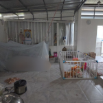 Hàng xóm ngửi thấy mùi lạ liền báo cảnh sát rồi bàng hoàng phát hiện 5 thi thể trong căn nhà avatar1763364448153 17633644486312125694256png