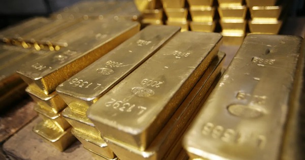 Phát hiện vàng thỏi và đồng xu khi đào đất vườn, trị giá lên đến 21 tỷ đồng avatar1763609319227 1763609319747593604058jpg