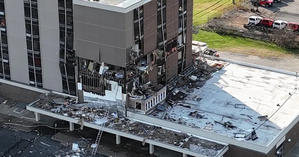 Nổ "kinh hoàng" ở chung cư người cao tuổi của Mỹ, người khuyết tật khổ sở thoát thân avatar1763865749183 1763865749433703289603jpg