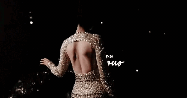 Đây có phải vẻ đẹp đàn ông thèm khát, phụ nữ ghen tỵ: Mặt thiên thần body ác quỷ, bèo nào yếu là gãy liền avatar1763901834920 17639018368171521328070 105 0 670 1080 crop 1763901918965338768582gifpng