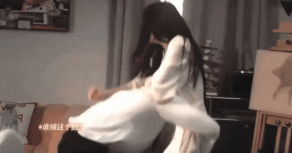 Địch Lệ Nhiệt Ba nhận tin vui avatar1763911778871 17639117798022017269207 51 0 426 600 crop 1763911828931207197985gifpng