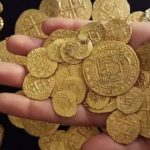 Đào hồ bơi ở vườn, người đàn ông phát hiện kho báu vàng trị giá 21 tỷ đồng: Chính quyền lập tức vào cuộc avatar1763968993327 17639689936952096794129jpg