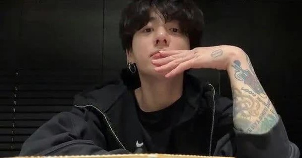 Jungkook thu hút 6,4 triệu lượt xem với món "Mì Ý sốt đậu nành Uni" avatar1764143127823 1764143129910231597790 0 0 319 610 crop 17641431799621321656340jpeg