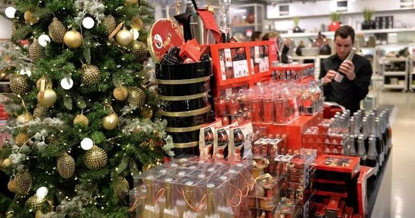 Sắp Giáng sinh, một quốc gia sắp phát hơn 4 triệu đồng tiền mặt cho người độc thân avatar1764219412958 17642194133531947037950jpg