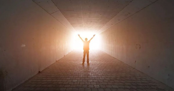 Vì sao con người nhìn thấy “đường hầm ánh sáng” khi cận tử? Khoa học có câu trả lời avatar1764648074864 17646480753851011858814jpg