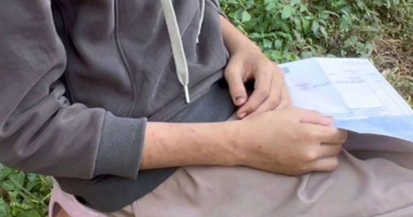 Đang ngồi trong phòng ngủ thì thấy bạn của bố trèo lên cửa sổ, cô gái hoảng loạn với diễn biến tiếp theo avatar1764652503307 1764652503787186351302 0 129 628 1134 crop 1764652516250205036352jpg