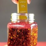 Phát hiện 2 thanh vàng ròng trị giá hơn 120 triệu đồng trong lọ sa tế, ngã ngửa khi sự thật sáng tỏ avatar1764747131054 1764747131723256606715jpg