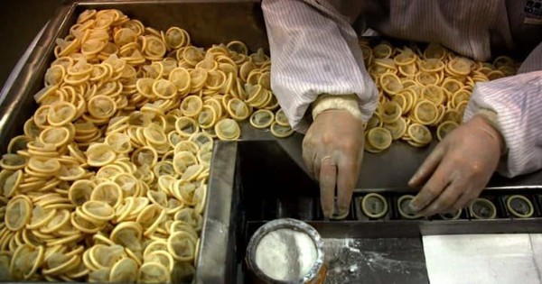 Từng xử phạt mạnh tay người sinh con thứ 2, quốc gia tỷ dân giờ đây phải đánh thuế bao cao su để khuyến khích sinh đẻ: Vài đồng thuế liệu có thắng được chi phí nuôi con lên tới 20 tỷ đồng? avatar1764756335717 17647563361311035956985jpeg