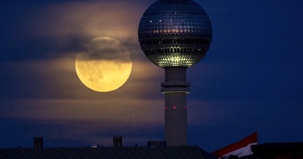 Hôm nay Việt Nam đón siêu trăng đẹp nhất năm giữa mưa sao băng avatar1764817306943 17648173074471862762441jpg