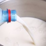 Nhận tin mật rồi đột kích một ngôi nhà, công an triệt phá đường dây sản xuất sữa giả từ hóa chất tại Ấn Độ, tịch thu hơn 200 lít dung dịch chuẩn bị đưa ra thị trường avatar1764855601712 1764855602230714173856jpg