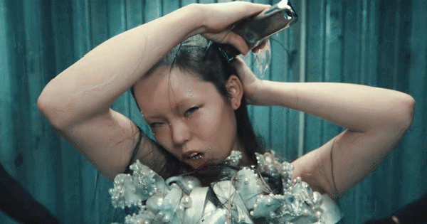 Nữ idol "come out" gây sốc ngay sinh nhật tuổi 20, còn phẫu thuật cắt vòng 1 avatar1765078451376 17650784519121280815776 0 0 313 600 crop 17650784847171429084039gifpng