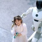 Robot trông trẻ đã xuất hiện, ngày càng thông minh hơn và mở ra kỷ nguyên mới của cuộc sống gia đình avatar1765177456750 17651774571842013061568jpg