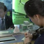 Khách đi rút gần 900 triệu nhưng bị từ chối và khóa tài khoản, nhân viên cho biết: “Dùng ngân hàng này thì phải theo điều kiện của chúng tôi…” avatar1765185046940 1765185047677664417008 0 44 270 476 crop 17651850605601358577482jpg