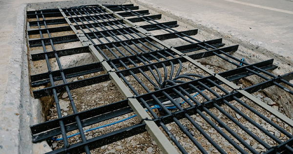 Phát minh có thể thay đổi tương lai ngành vận tải: xe điện vừa sạc vừa đi ở tốc độ 105 km/h, hệ thống pin nằm sâu dưới mặt đường cao tốc avatar1765247529276 176524752975090023613png