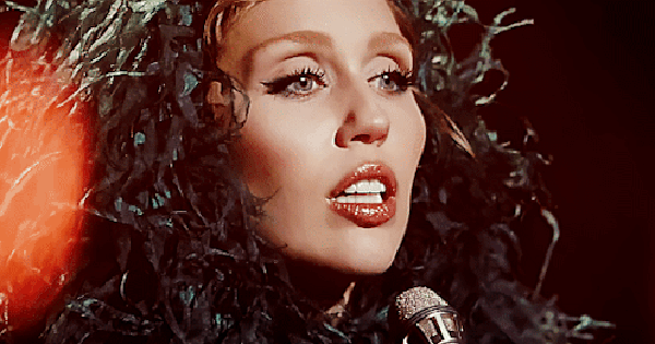 Sốc: Mẹ ruột Miley Cyrus lộ diện, sinh con khi mới 12 tuổi? avatar1765248560879 17652485615761015251822 0 0 261 500 crop 176524857631951579336gifpng