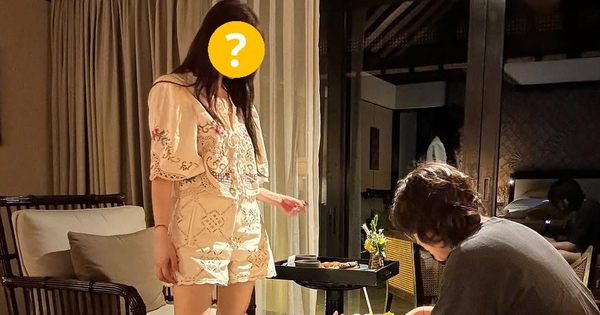 Tràn lan ảnh sao nữ hạng A nghi đưa bạn trai vào khách sạn, từng náo loạn cả nước với nụ hôn giữa phố? 53 Tràn lan ảnh sao nữ hạng A nghi đưa bạn trai vào khách sạn, từng náo loạn cả nước với nụ hôn giữa phố? avay 17411588175161486681203 0 0 506 967 crop 17411588467221101813415jpg