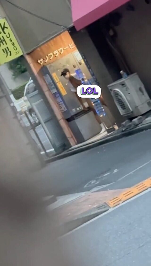 Kết cục ê chề của nam ca sĩ 96 khỏa thân nơi công cộng- Ảnh 2.