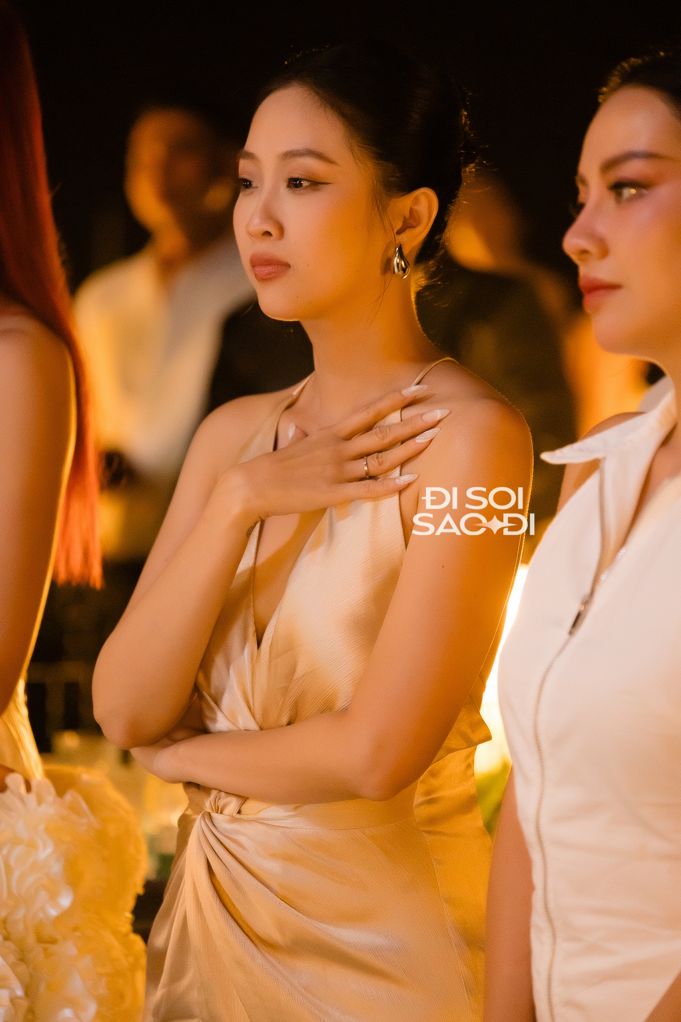 H'Hen Niê, Tiên Tiên và dàn sao Vbiz đổ bộ đám cưới đẹp như mơ của cặp đôi đồng giới hot Vbiz- Ảnh 8. H'Hen Niê, Tiên Tiên và dàn sao Vbiz đổ bộ đám cưới đẹp như mơ của cặp đôi đồng giới hot Vbiz- Ảnh 8.