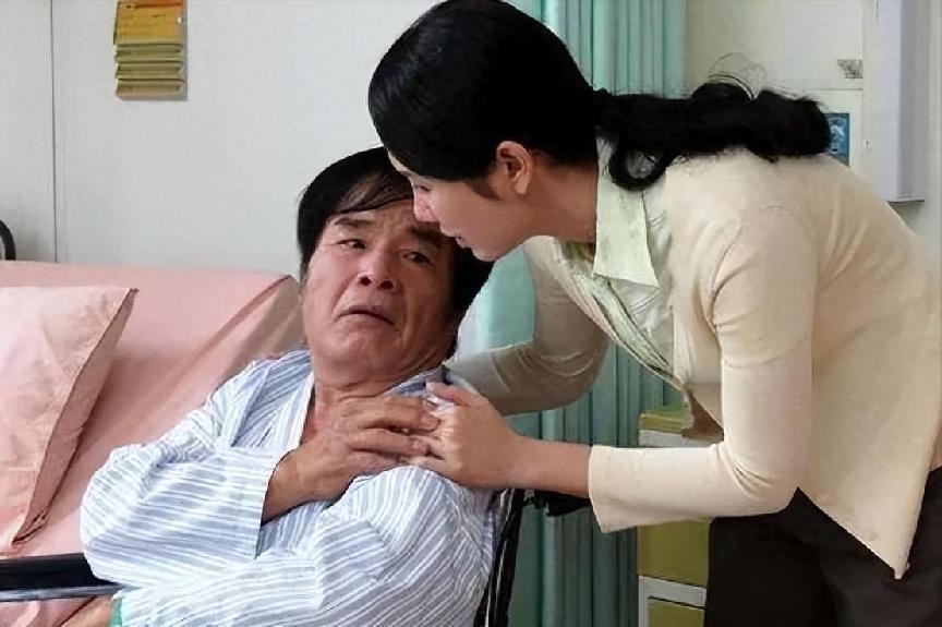 Nam diễn viên có 7 người vợ, mỗi người được phát gần 250 triệu đồng/tháng, sống như Vi Tiểu Bảo ngoài đời thực- Ảnh 4.