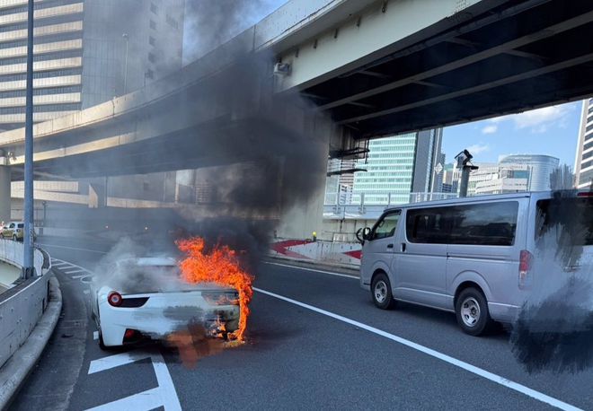 Nghệ sĩ số nhọ nhất showbiz: Tiết kiệm 10 năm mua siêu xe rồi bị lửa nuốt chửng chỉ sau 1 tiếng!- Ảnh 2.