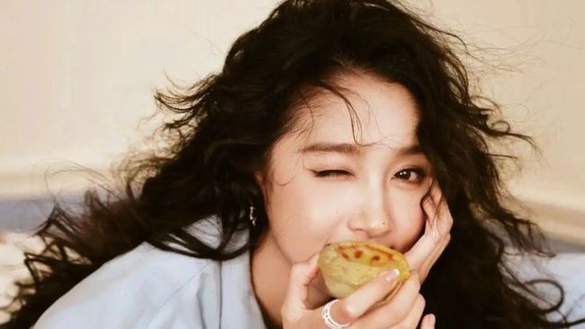 “Em gái quốc dân” khoe sắc cực phẩm nhưng bị bạn trai ghẻ lạnh: Tin đồn lén sinh con mới sốc nhất!- Ảnh 3. “Em gái quốc dân” khoe sắc cực phẩm nhưng bị bạn trai ghẻ lạnh: Tin đồn lén sinh con mới sốc nhất!- Ảnh 3.