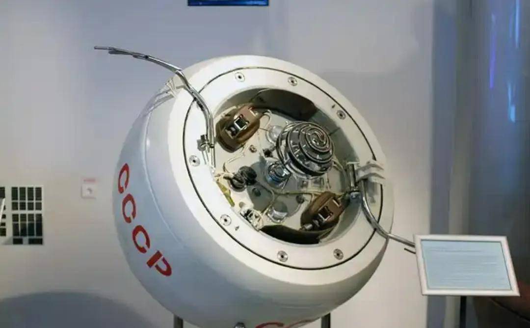 Một 'thiên thạch nhân tạo' chuẩn bị đâm xuống Trái Đất trong tháng 5 này!- Ảnh 3. Một 'thiên thạch nhân tạo' chuẩn bị đâm xuống Trái Đất trong tháng 5 này!- Ảnh 3.