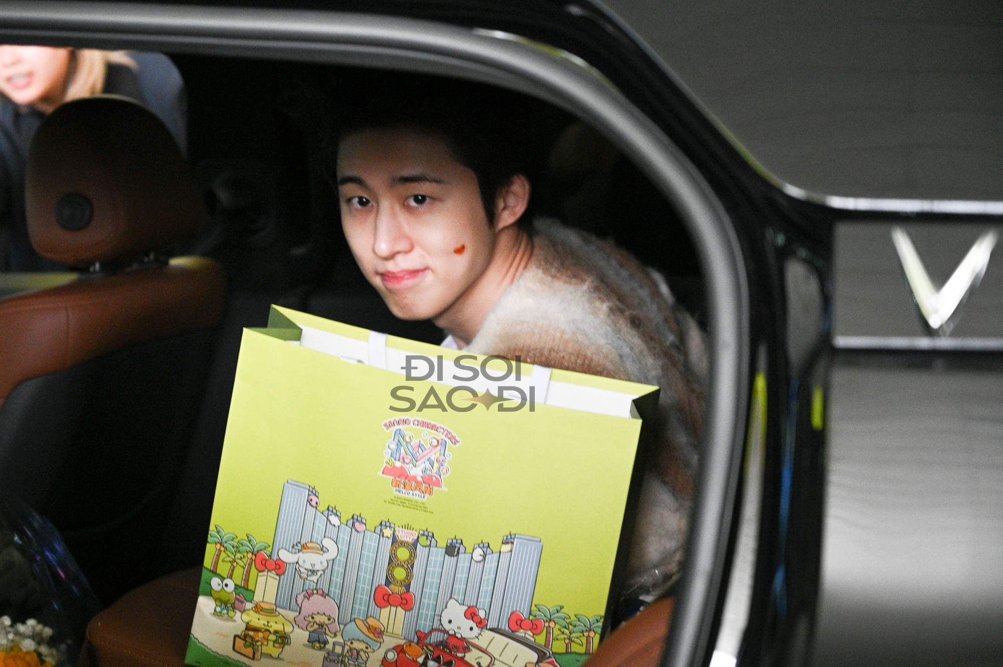 Trọn chùm ảnh nét căng B.I cực điển trai đổ bộ Việt Nam, sẵn sàng Trọn chùm ảnh nét căng B.I cực điển trai đổ bộ Việt Nam, sẵn sàng