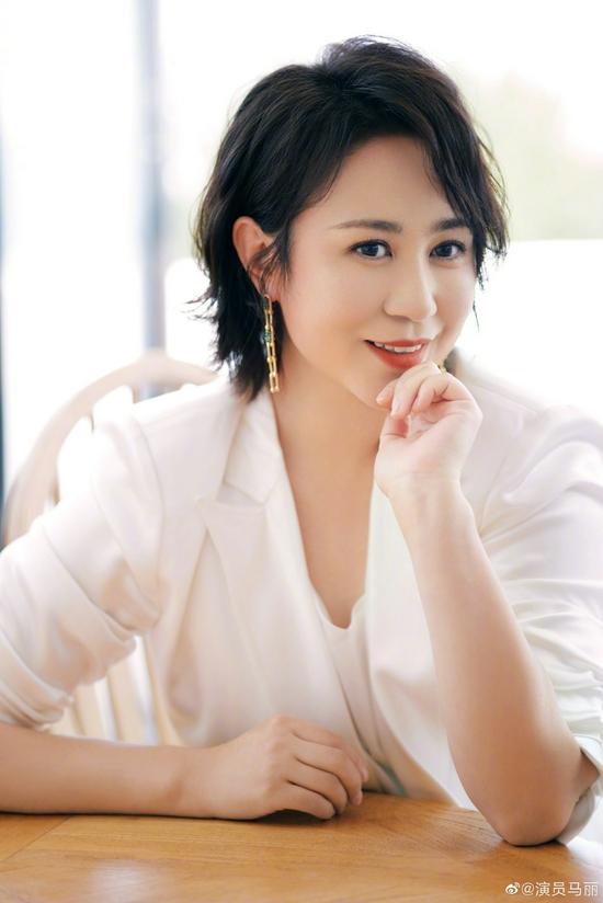 “Nữ hoàng phòng vé” bị bắt nạt liên tục nhiều năm đến mức ám ảnh mình xấu xí “lưng hùm vai gấu”- Ảnh 1.