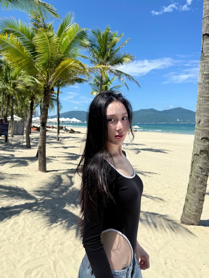 Mina Young khoe vẻ đẹp cuốn hút trong bộ ảnh mới bên bãi biển b296081933d5