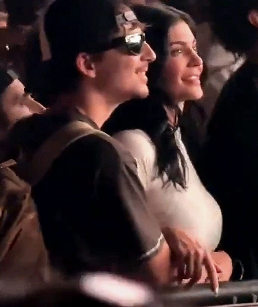 Dàn sao HOT nhất quy tụ tại Coachella 2025: Timothée Chalamet và Kylie Jenner tình đến phát hờn,