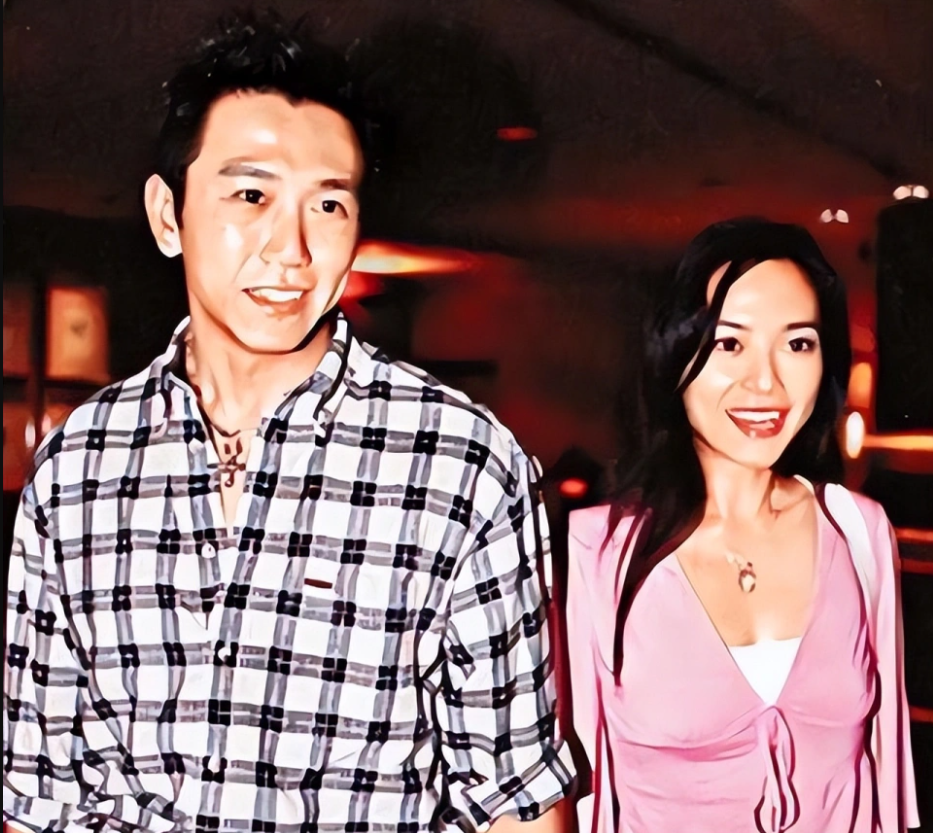 Nam diễn viên bị tố chia tay đòi quà khiến cả MXH chỉ trích: Nam diễn viên bị tố chia tay đòi quà khiến cả MXH chỉ trích: