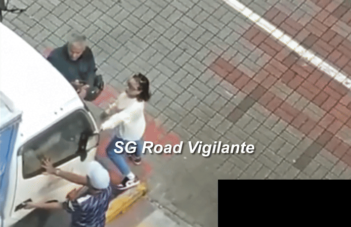 Tranh chấp với ô tô tải, 2 người dùng cơ thể để chặn xe, clip hiện trường khiến ai cũng hoang mang- Ảnh 1.
