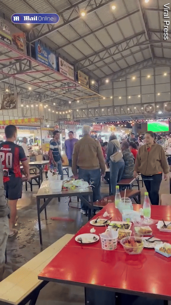 Bắt quả tang vợ đi chơi với nhân tình, chồng ngỡ ngàng phát hiện vợ đang qua lại với 2 người đàn ông khác- Ảnh 2. Bắt quả tang vợ đi chơi với nhân tình, chồng ngỡ ngàng phát hiện vợ đang qua lại với 2 người đàn ông khác- Ảnh 2.