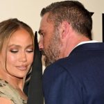 Jennifer Lopez tình tứ bên Ben Affleck b41 1759810716334 17598107166911343273297 61 473 541 1390 crop 17598107652361780750457jpg