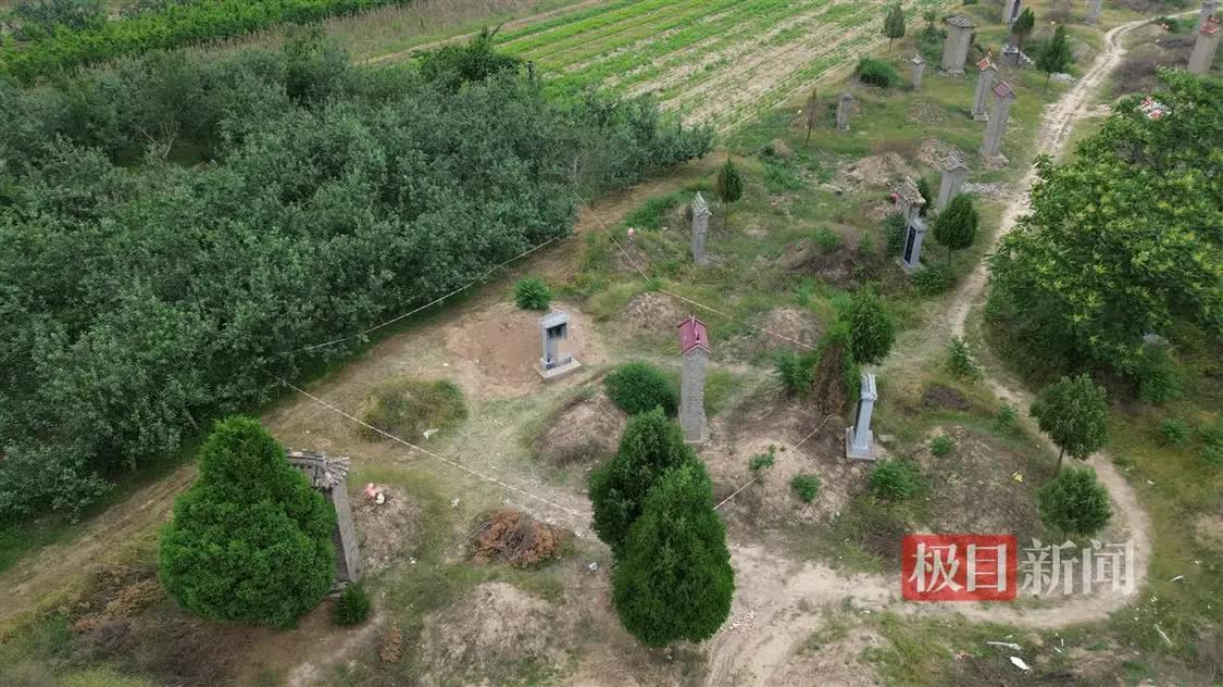 Khóc lóc khắp mạng xã hội tìm con