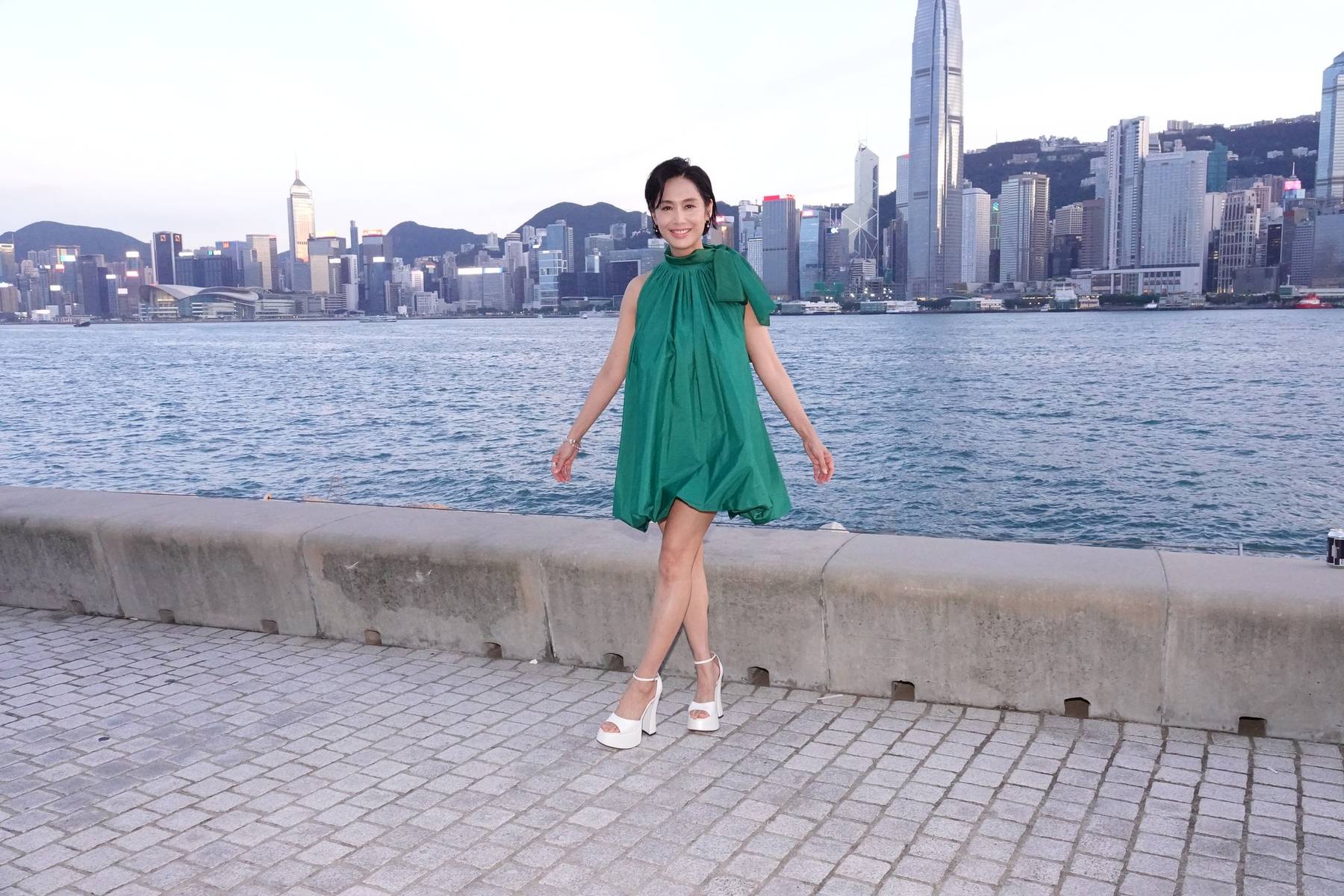 Nhìn bộ hình mới của Chu Ân khiến netizen