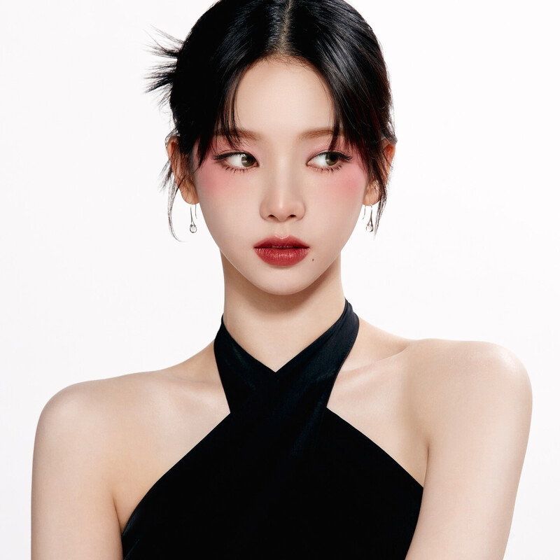 Top 10 mỹ nhân đẹp nhất Kbiz: BLACKPINK trượt gần hết!- Ảnh 9. Top 10 mỹ nhân đẹp nhất Kbiz: BLACKPINK trượt gần hết!- Ảnh 9.