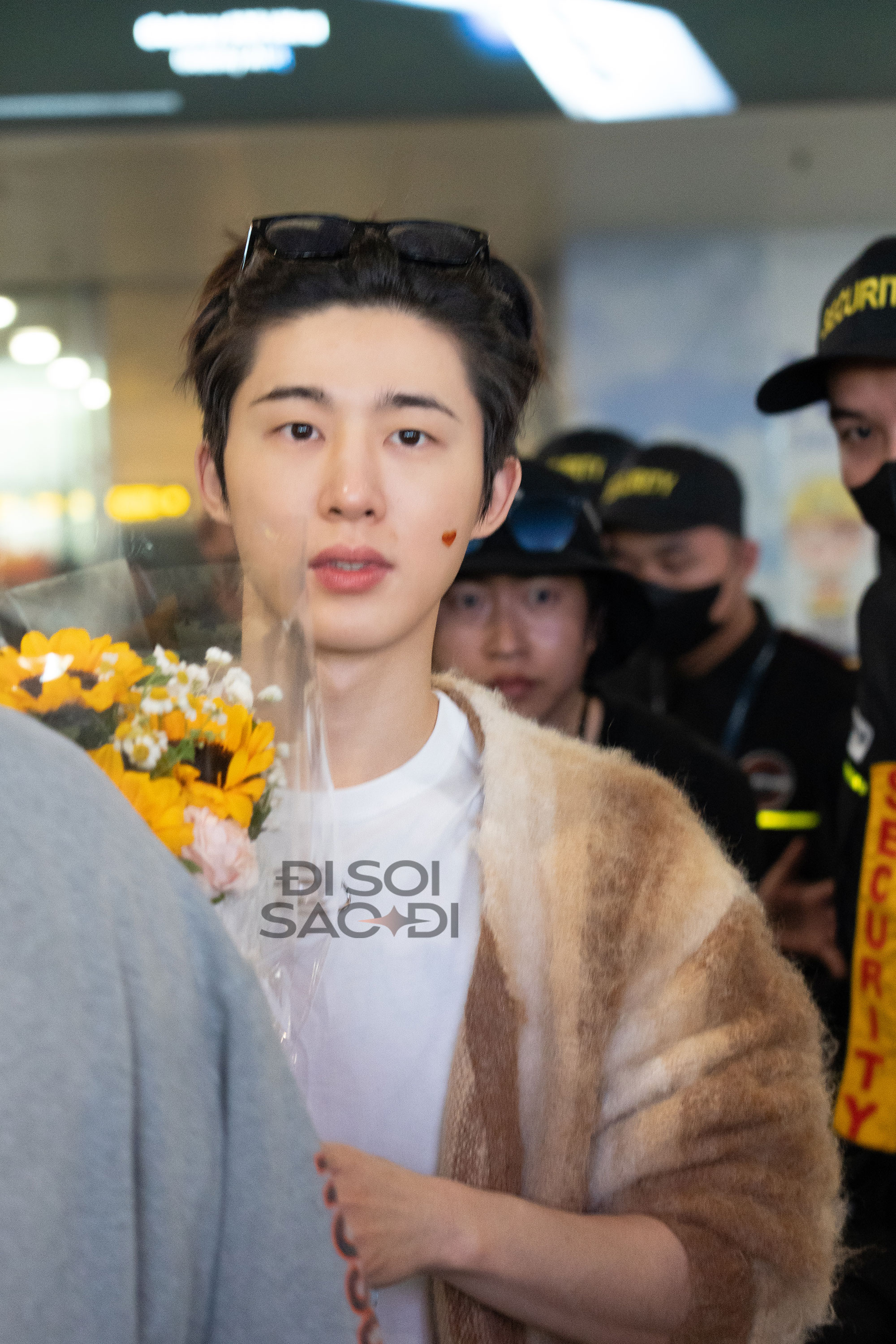 Trọn chùm ảnh nét căng B.I cực điển trai đổ bộ Việt Nam, sẵn sàng Trọn chùm ảnh nét căng B.I cực điển trai đổ bộ Việt Nam, sẵn sàng