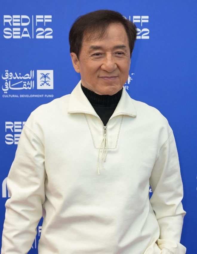 Thành Long ở tuổi 71: Hào quang không thể che lấp nỗi buồn mang tên “người cha thất bại”- Ảnh 4. Thành Long ở tuổi 71: Hào quang không thể che lấp nỗi buồn mang tên “người cha thất bại”- Ảnh 4.