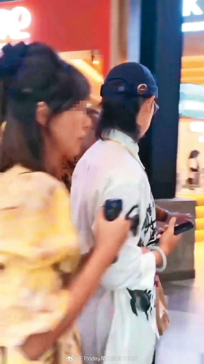 b8467859gy1i4k44i960bj218g271n43-17556689882441302508623-1755676852261-17556768527571268756495 "Tóm gọn" thành viên xấu nhất F4 Vườn Sao Băng hẹn hò gái lạ sau scandal gây "5 tội lớn" với thiên kim tỷ phú b8467859gy1i4k44i960bj218g271n43 17556689882441302508623 1755676852261 17556768527571268756495