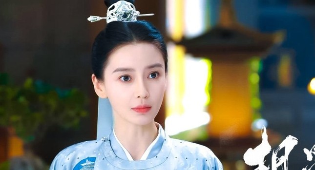 Tình thế tuyệt vọng của Angelababy- Ảnh 1. Tình thế tuyệt vọng của Angelababy- Ảnh 1.