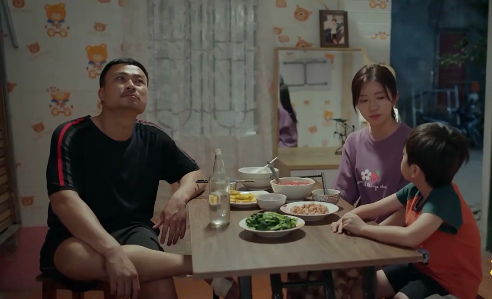 bac-1749798026-651-width1644height998 Cảnh phim ngoại tình gây tranh cãi của Lương Thu Trang - 5