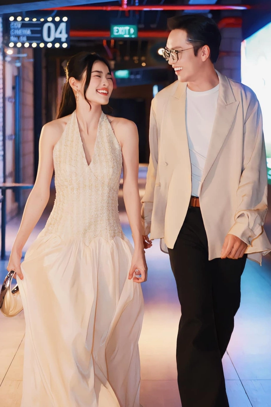 Bắt gặp cặp sao Vbiz hẹn hò riêng, chỉ 1 hành động mà bị đồn “phim giả tình thật”- Ảnh 6.