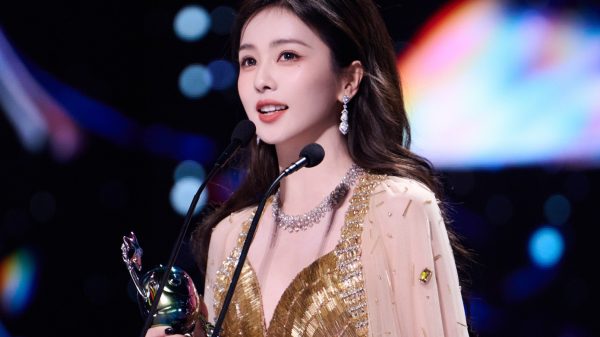 Bạch Lộc bị chỉ trích 30 Bạch Lộc bị chỉ trích bach loc10 1765161646644 1765161646938419666122