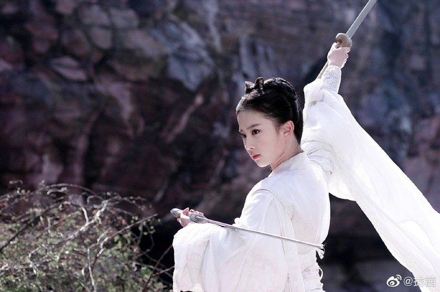 5 bạch y nữ tử đẹp rụng rời trên màn ảnh Hoa ngữ: Nhan sắc tựa sương mai chạm gió, khán giả ngỡ mình đang mơ- Ảnh 1.
