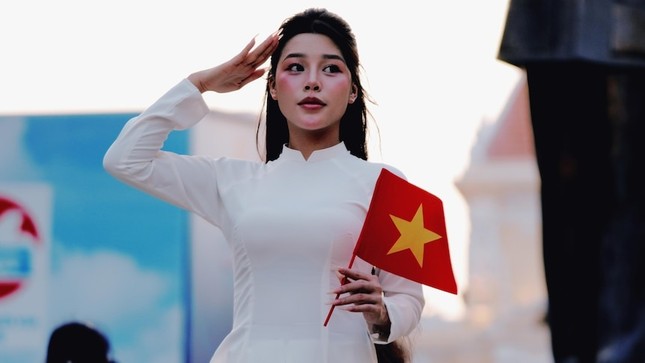 Phóng viên quốc tế bất ngờ khi trở lại Việt Nam sau 50 năm- Ảnh 2. Phóng viên quốc tế bất ngờ khi trở lại Việt Nam sau 50 năm- Ảnh 2.