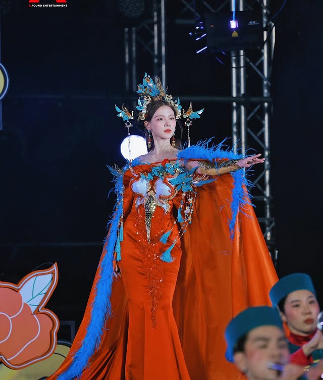 Baifern Pimchanok hóa nữ hoàng Tết nguyên đán, khoe trọn visual Baifern Pimchanok hóa nữ hoàng Tết nguyên đán, khoe trọn visual