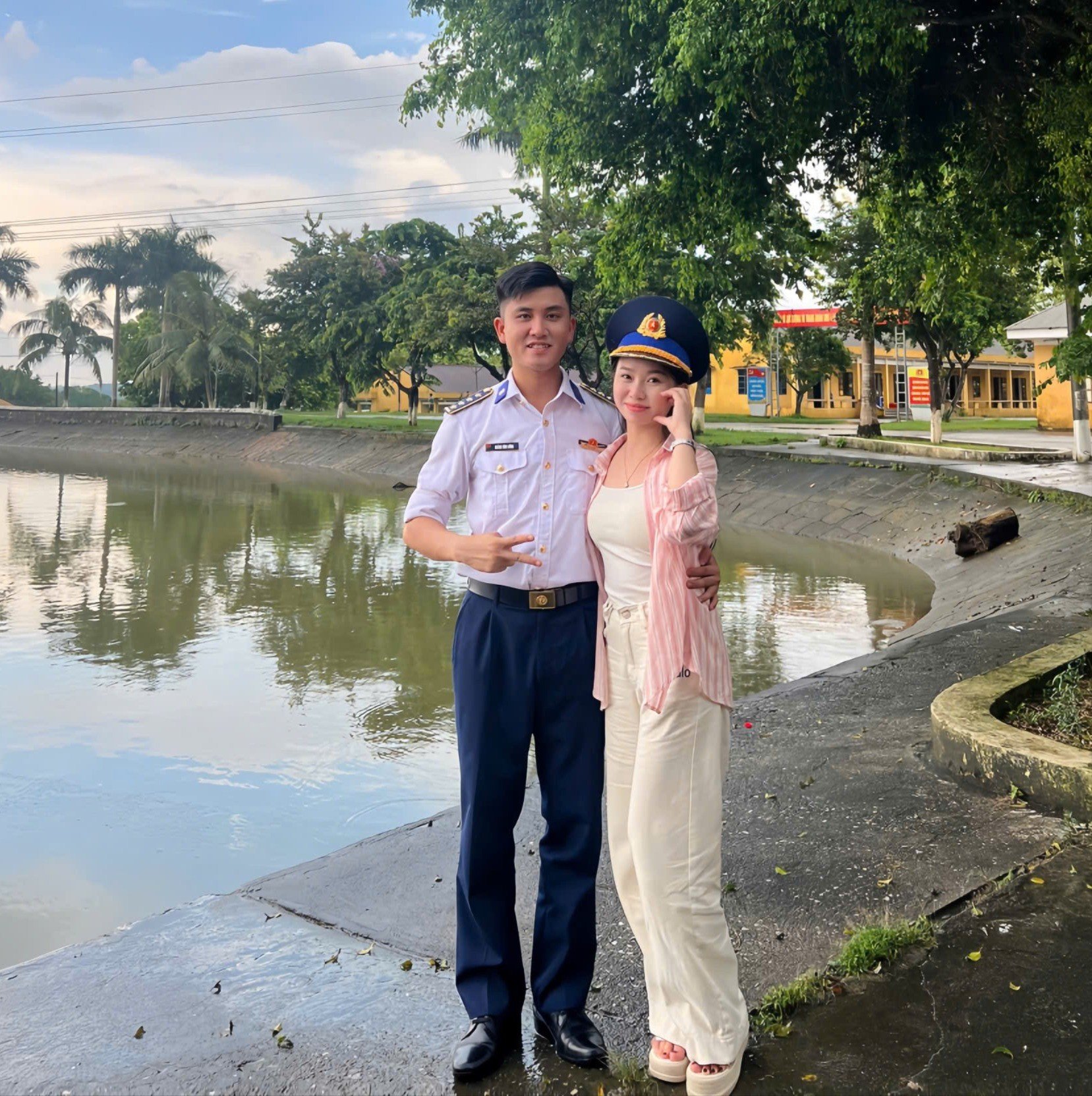 Bạn gái của những chiến sĩ làm nhiệm vụ A80 - 1